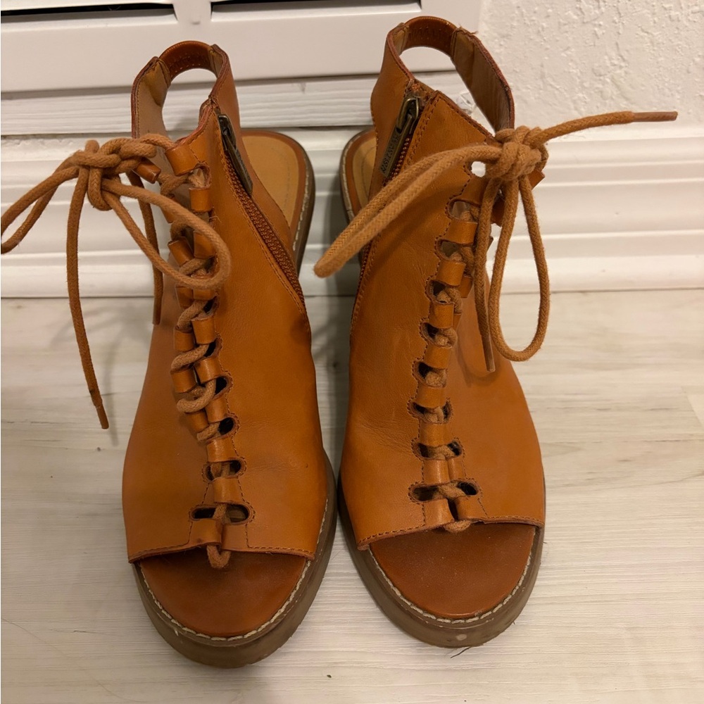 Kenneth Cole Brown Leather Platform Sandals